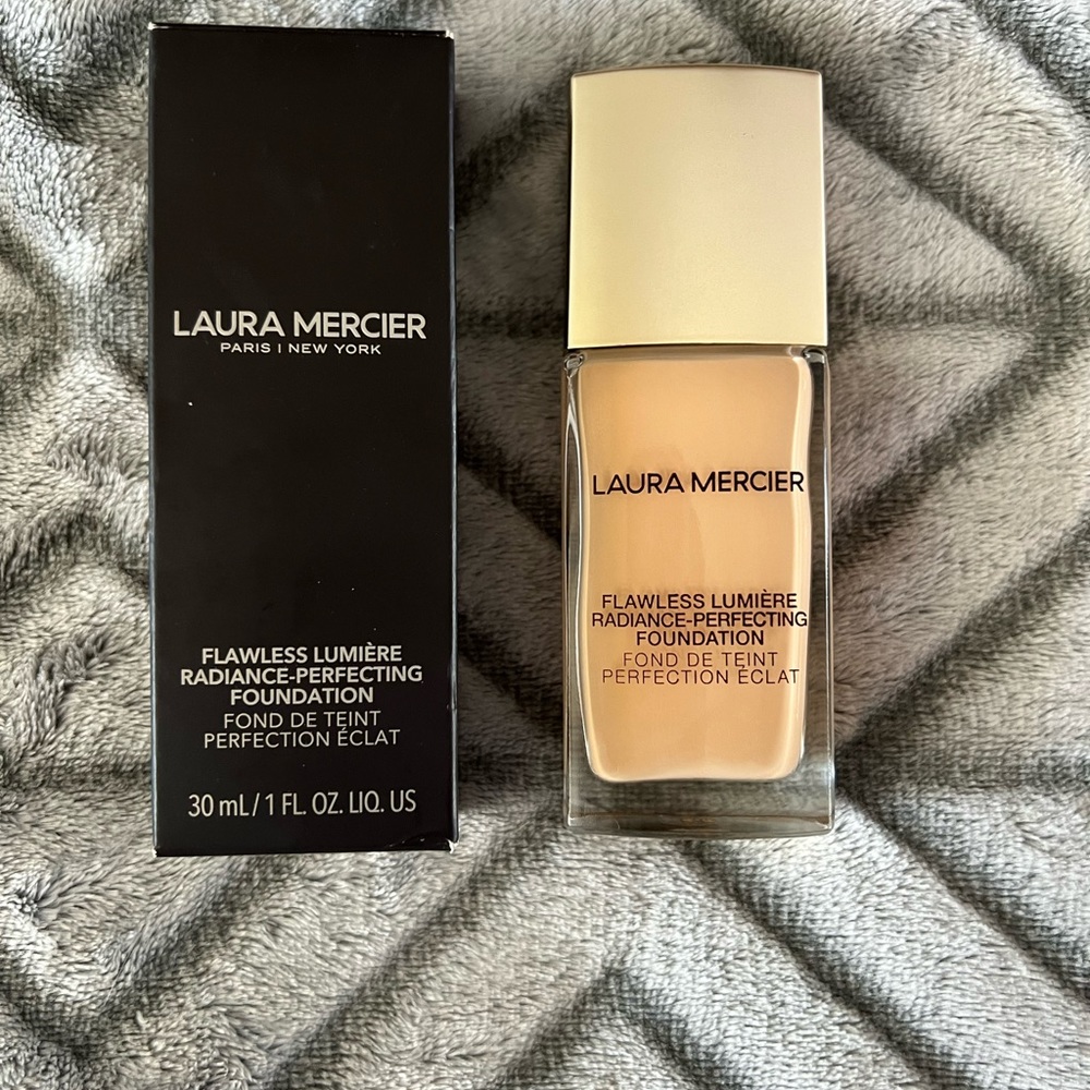 Laura Mercier Flawless Lumière Radiance Perfecting foundation